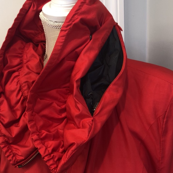 Creenstone Lined Red Windbreaker Jacket with Hidden Hood - Picture 6 of 13